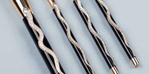 Handmade Makeup Brushes vs. Machine-Made Brushes: A Cost-Effectiveness Comparison