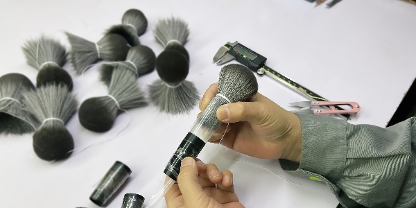 Expanding Your Brand: A Journey to Customize Your Own Makeup Brushes