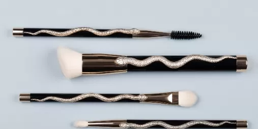 How to Select High-Quality Bulk Cosmetic Makeup Brush Sets for Your Business?