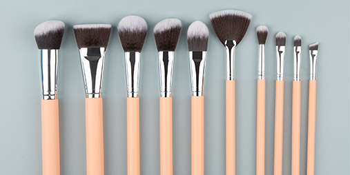 Professional Foundation Brush Guide: Types, Uses & Beauty Tips