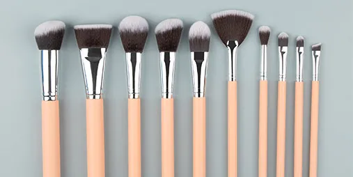Professional Foundation Brush Guide: Types, Uses & Beauty Tips